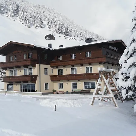 Jenneweinhof 3* トゥクス