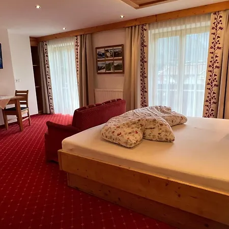 Jenneweinhof トゥクス