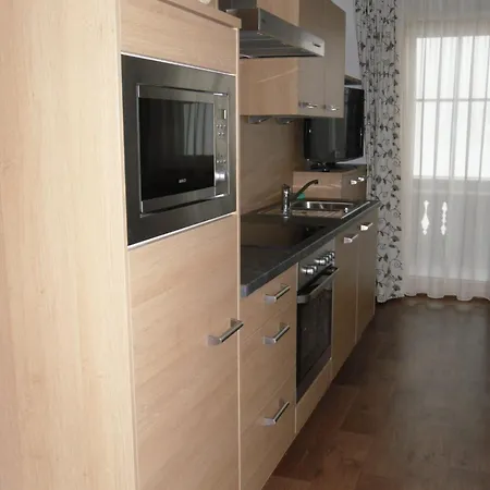 Jenneweinhof 3* トゥクス