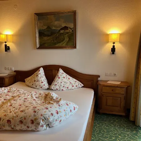 Jenneweinhof トゥクス