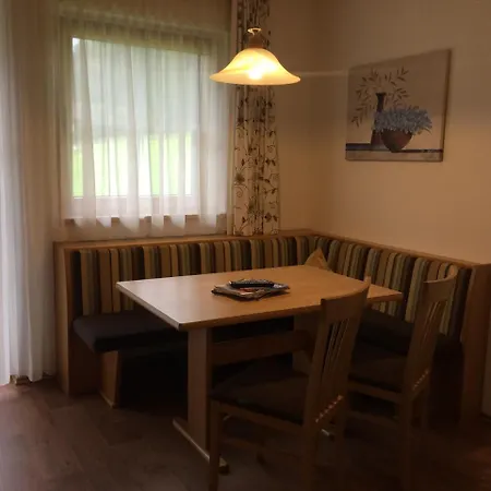 Jenneweinhof 3* トゥクス