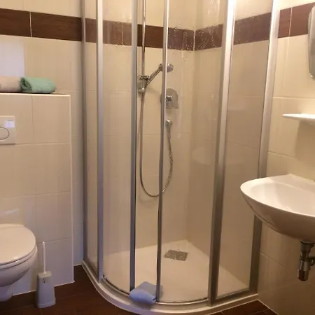 ゲストハウス Jenneweinhof 3*